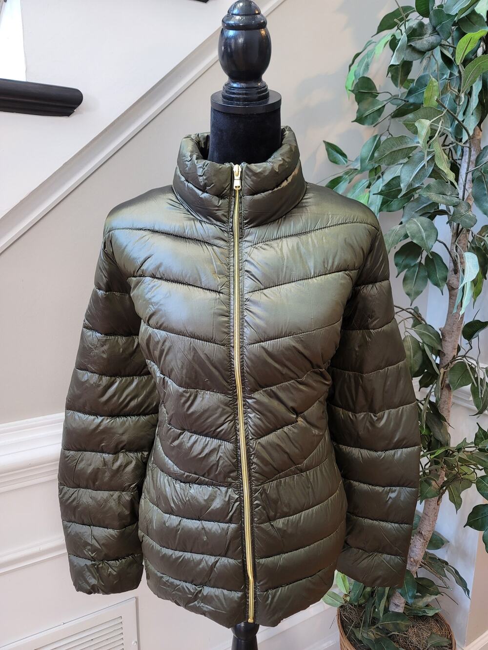 Esmara Puffer Jacket Women’s SZ XL Olive Green Quilted Front Zipper Long Sleeve